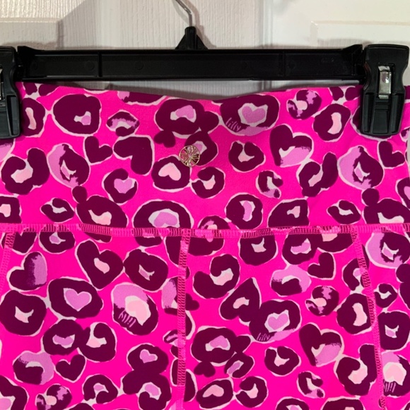 Lilly Pulitzer Weekender High Rise Crop Legging Don’t Be A Cheetah Size Small - Picture 7 of 10